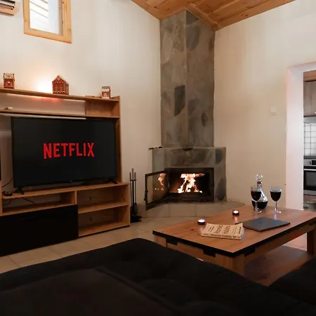 Aprosmeno Jacuzzi House 4