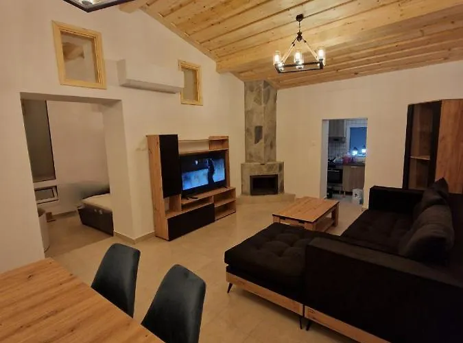 Aprosmeno Jacuzzi House 4