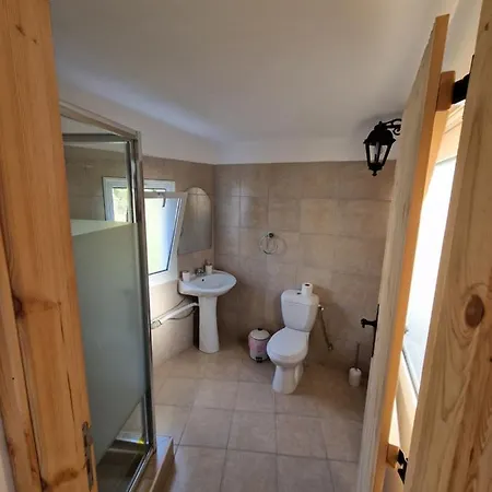 Apartment Aprosmeno Jacuzzi House 4 *