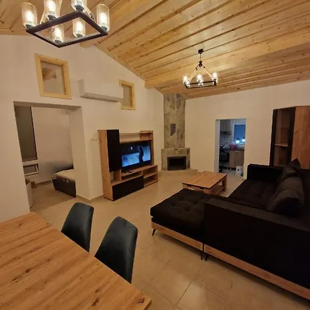 Aprosmeno Jacuzzi House 4